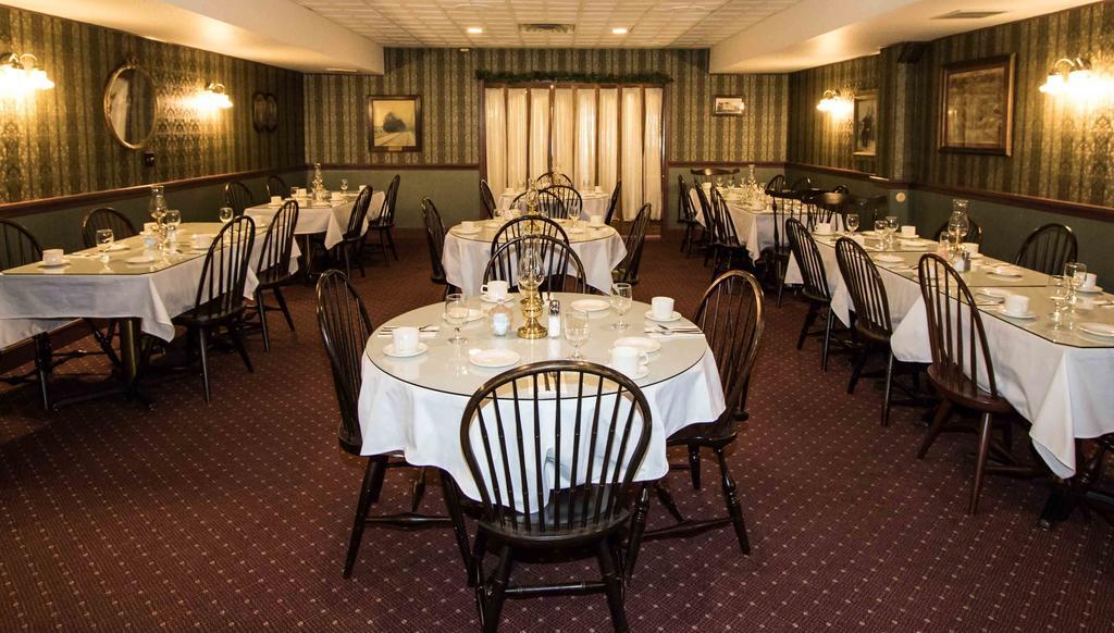 The Globe Inn East Greenville 외부 사진